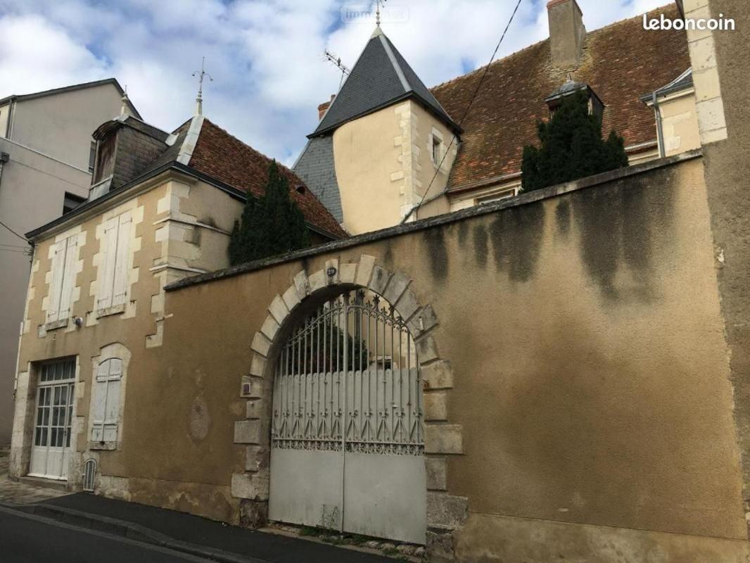 Le Logis De Saint Cyr Aparthotel Issoudun Exterior photo